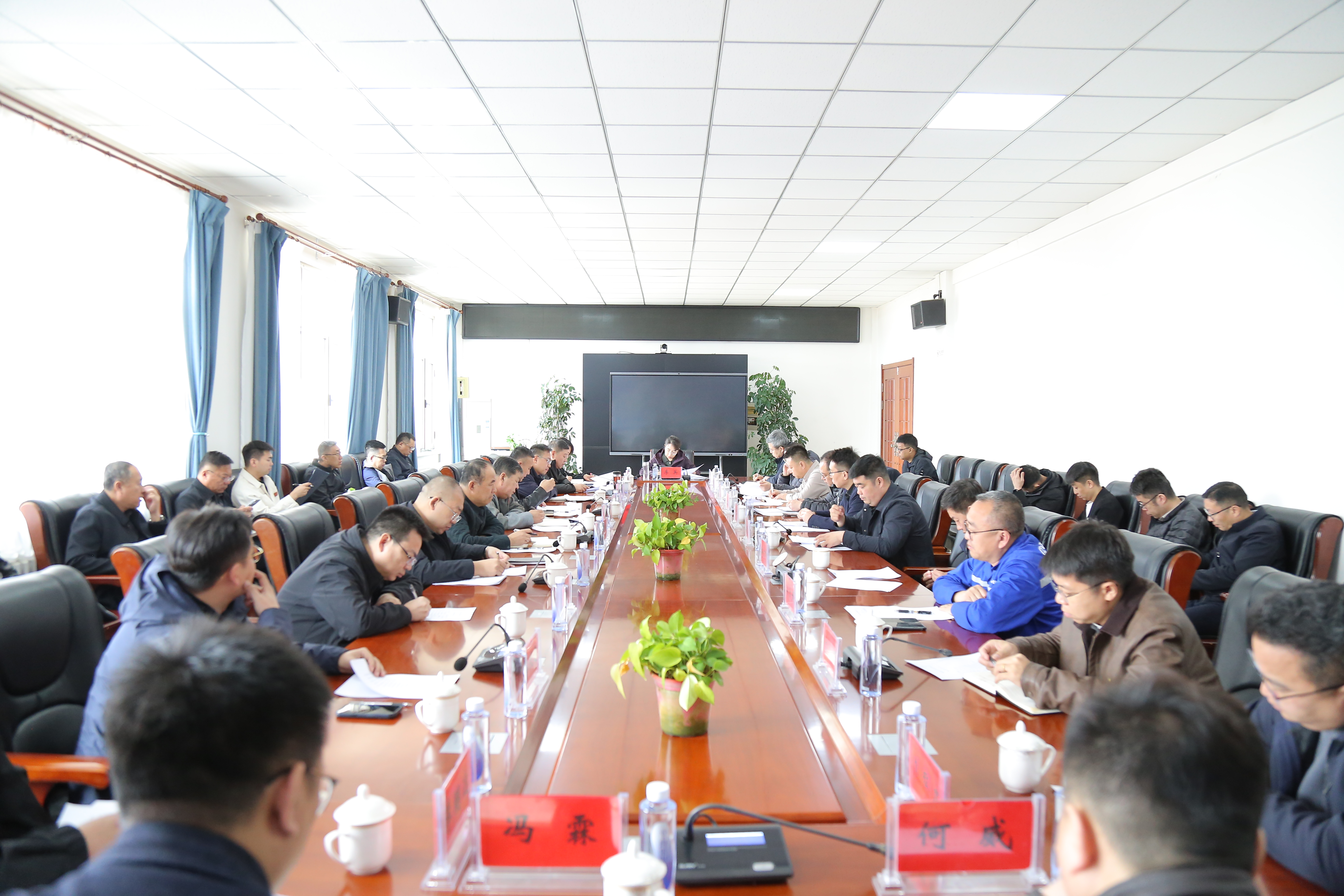 兴安盟白阿铁路扩能改造项目现场推进会召开